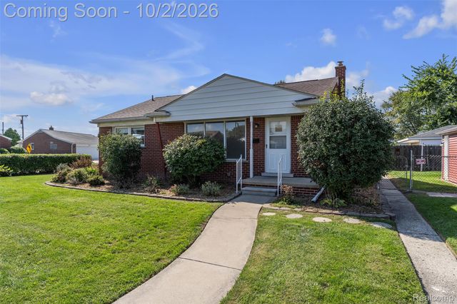 6725 Elizabeth Street, Garden City, MI 48135
