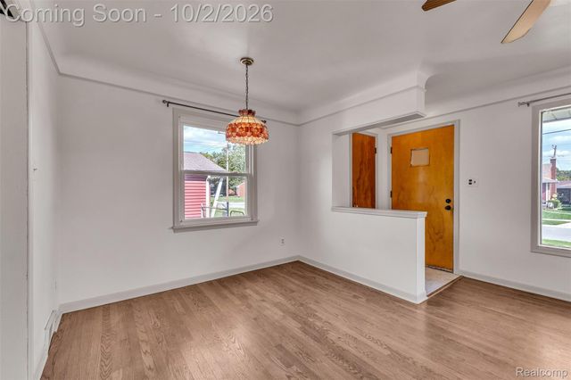 6725 Elizabeth Street, Garden City, MI 48135