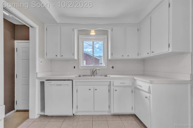 6725 Elizabeth Street, Garden City, MI 48135
