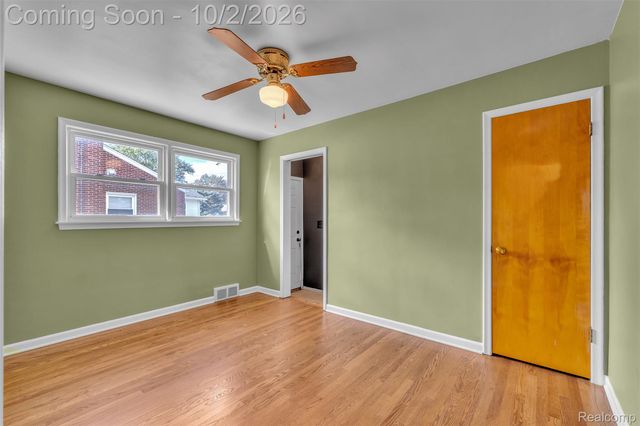 6725 Elizabeth Street, Garden City, MI 48135