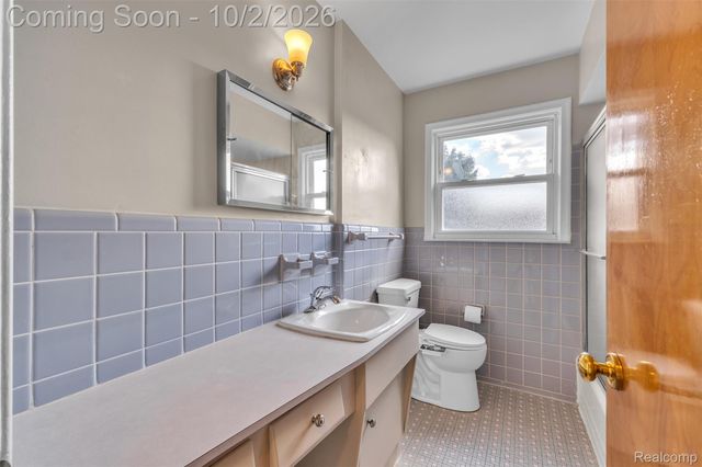 6725 Elizabeth Street, Garden City, MI 48135