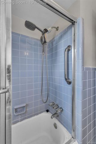 6725 Elizabeth Street, Garden City, MI 48135