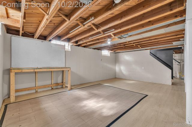 6725 Elizabeth Street, Garden City, MI 48135