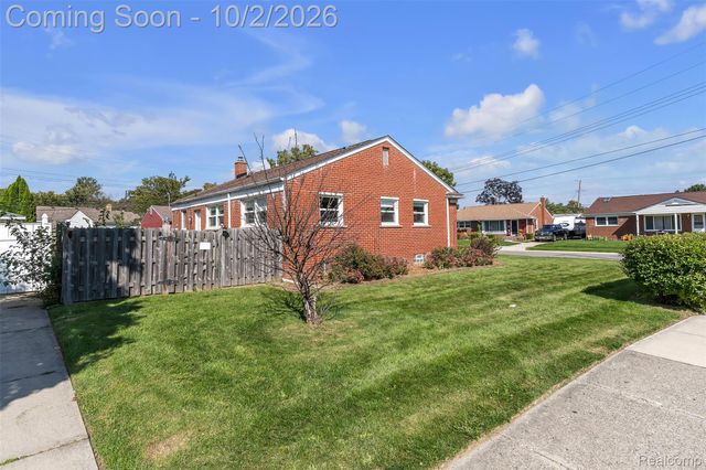 6725 Elizabeth Street, Garden City, MI 48135