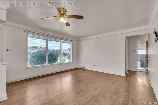 6725 Elizabeth Street, Garden City, MI 48135