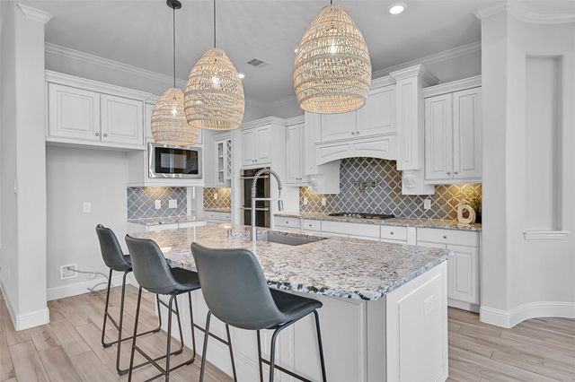 1321 Summer Field Lane, Friendswood, TX 77546