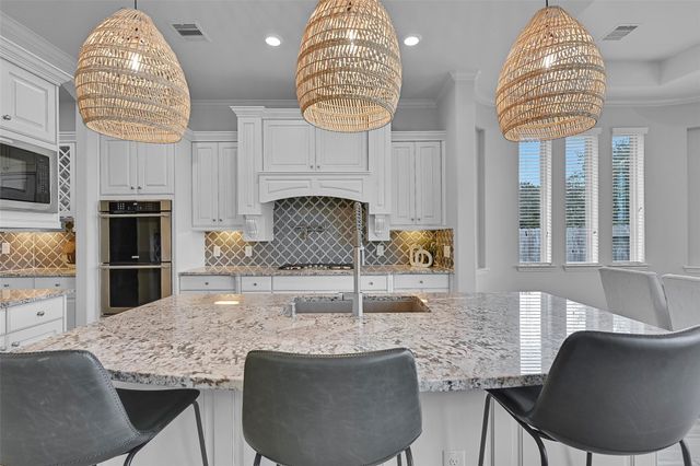 1321 Summer Field Lane, Friendswood, TX 77546