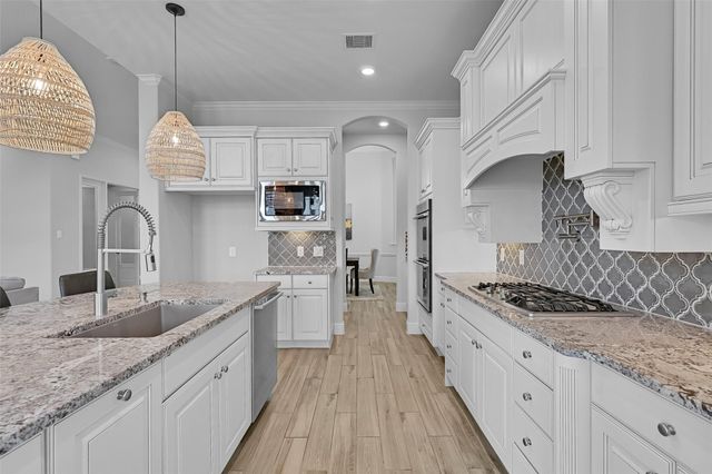 1321 Summer Field Lane, Friendswood, TX 77546