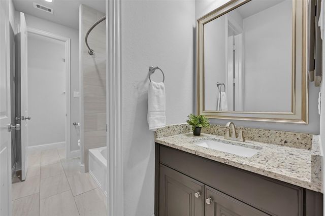 1321 Summer Field Lane, Friendswood, TX 77546