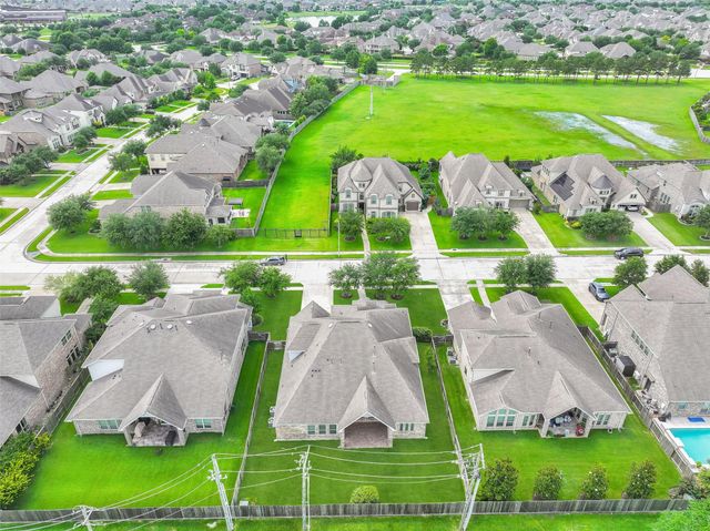 1321 Summer Field Lane, Friendswood, TX 77546