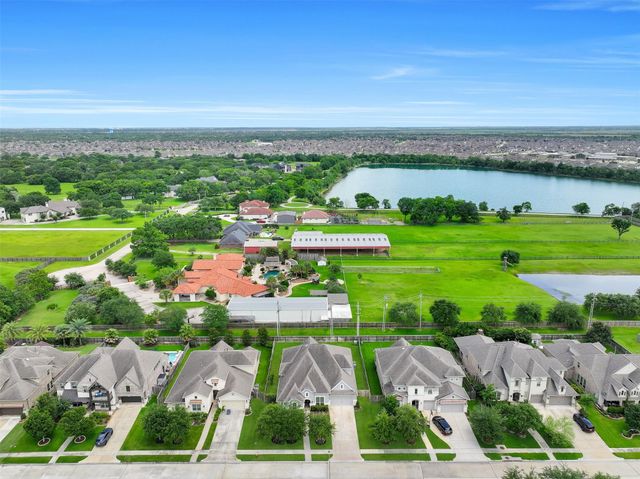 1321 Summer Field Lane, Friendswood, TX 77546