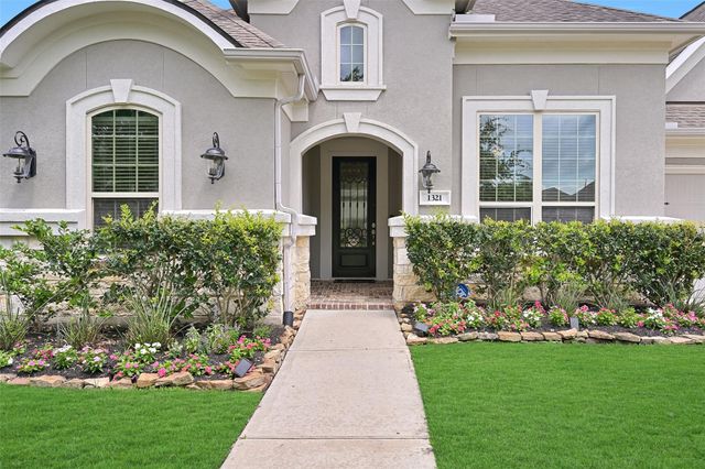 1321 Summer Field Lane, Friendswood, TX 77546