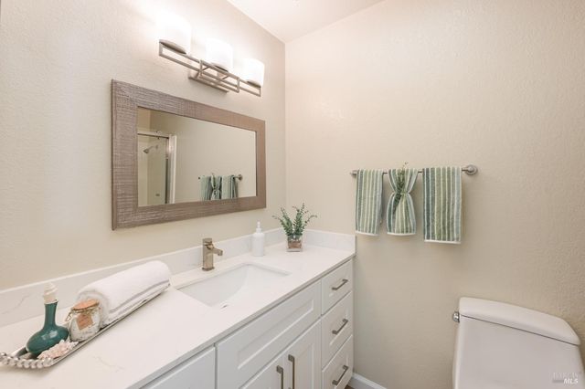 194 Pelican Ln, Novato, CA 94949