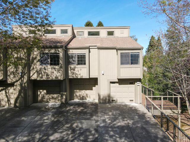 194 Pelican Ln, Novato, CA 94949