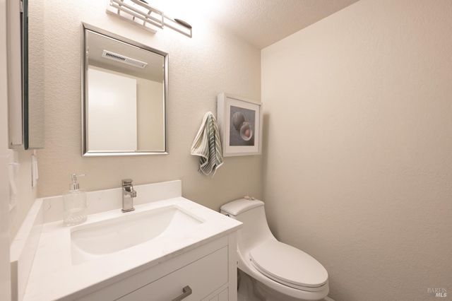 194 Pelican Ln, Novato, CA 94949