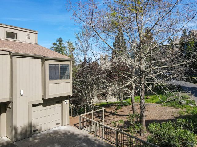 194 Pelican Ln, Novato, CA 94949