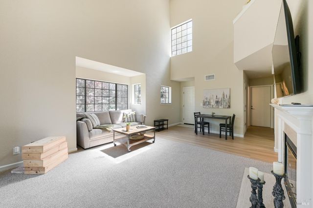 194 Pelican Ln, Novato, CA 94949