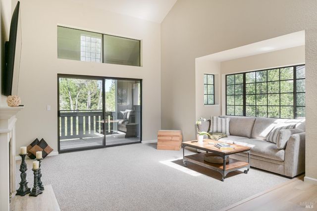 194 Pelican Ln, Novato, CA 94949