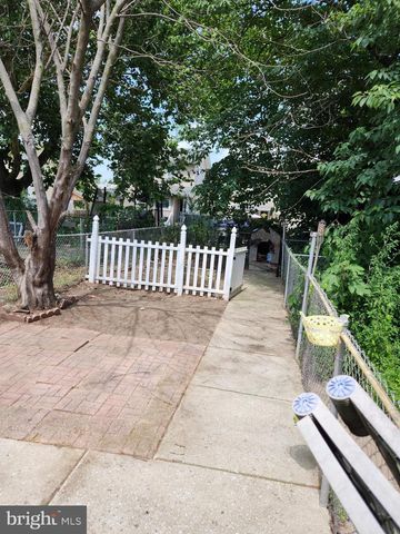 2805 POLK AVE, Camden, NJ 08105