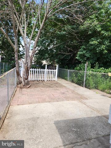 2805 POLK AVE, Camden, NJ 08105