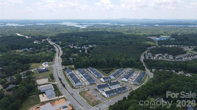 115 Forest Lake Boulevard B, Mooresville, NC 28117