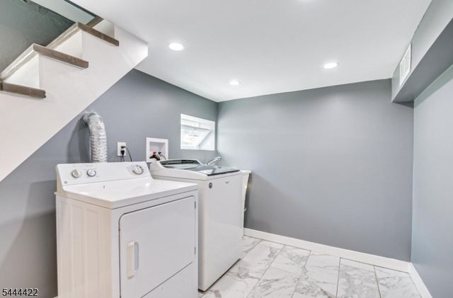 43 Saint Ann St, Carteret Boro, NJ 07008