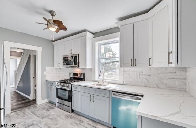 43 Saint Ann St, Carteret Boro, NJ 07008