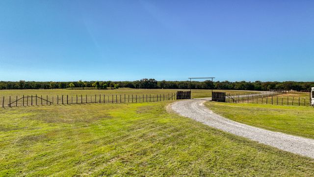 1600 Logans Run Road, Perrin, TX 76486