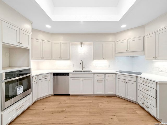 9113 BONNY BRK, Windcrest, TX 78239