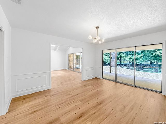 9113 BONNY BRK, Windcrest, TX 78239