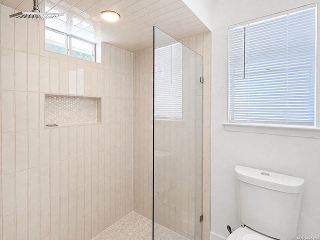 9113 BONNY BRK, Windcrest, TX 78239
