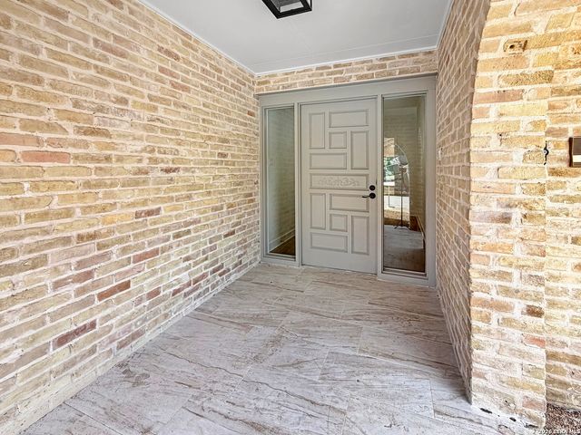 9113 BONNY BRK, Windcrest, TX 78239