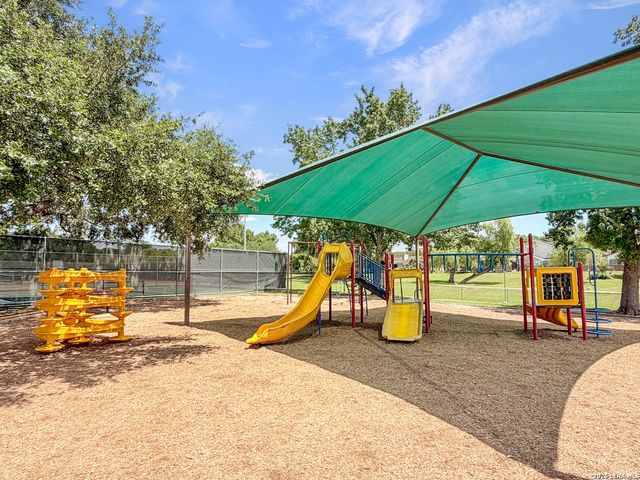 9113 BONNY BRK, Windcrest, TX 78239