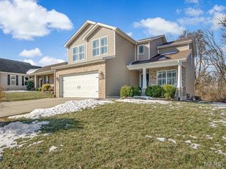 1235 Castle Green Drive, Waterloo, IL 62298