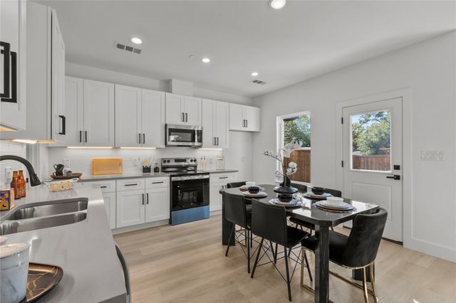 126 Homes Drive, Grand Prairie, TX 75050