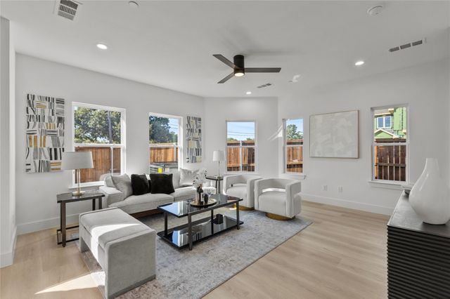 126 Homes Drive, Grand Prairie, TX 75050