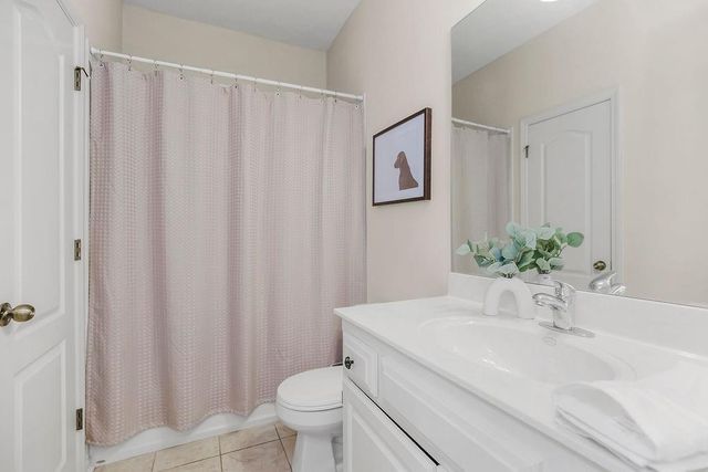 1904 NE 104th Terrace, Kansas City, MO 64155