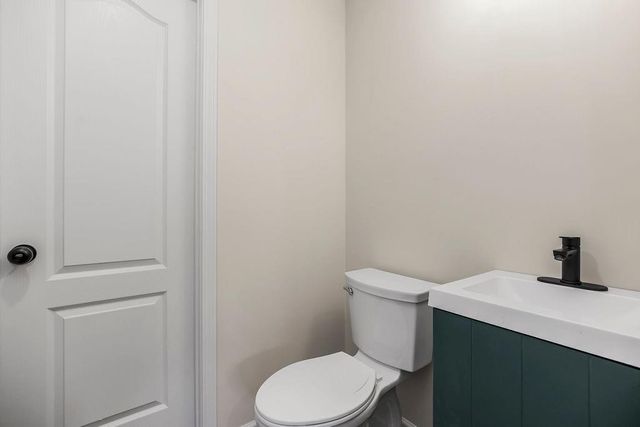 1904 NE 104th Terrace, Kansas City, MO 64155