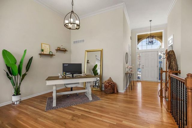 1904 NE 104th Terrace, Kansas City, MO 64155