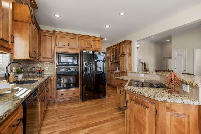 1904 NE 104th Terrace, Kansas City, MO 64155