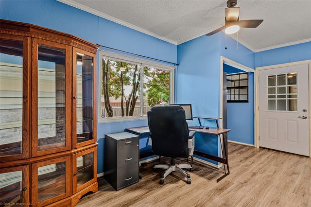 910 Meadowside Circle, Garland, TX 75043