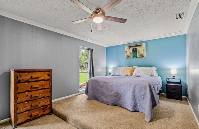 910 Meadowside Circle, Garland, TX 75043