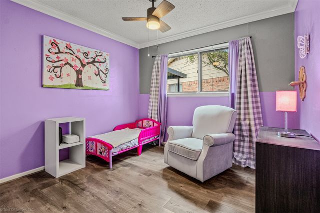 910 Meadowside Circle, Garland, TX 75043