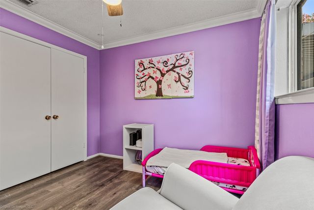 910 Meadowside Circle, Garland, TX 75043