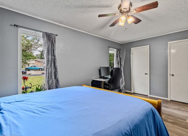 910 Meadowside Circle, Garland, TX 75043