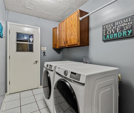 910 Meadowside Circle, Garland, TX 75043