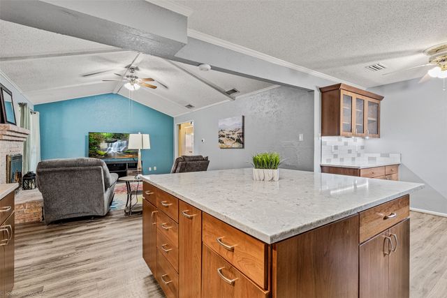 910 Meadowside Circle, Garland, TX 75043