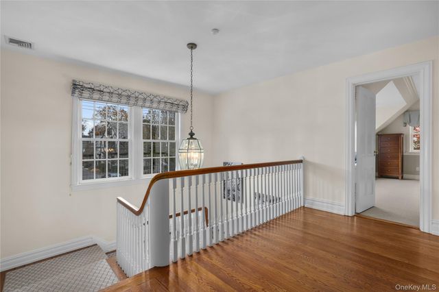 12 Sunnybrae Place, Bronxville, NY 10708