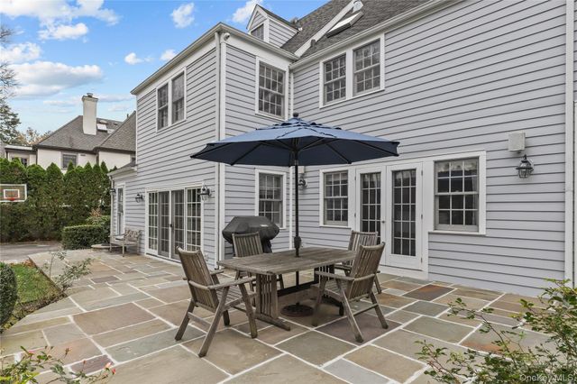 12 Sunnybrae Place, Bronxville, NY 10708