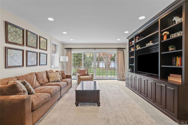 12 Sunnybrae Place, Bronxville, NY 10708